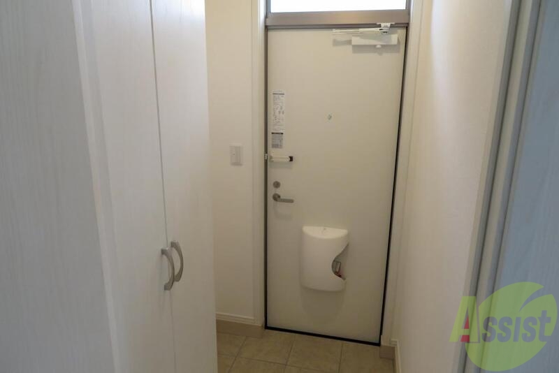 玄関　玄関を一枚。ここで玄関来ちゃいますかー。