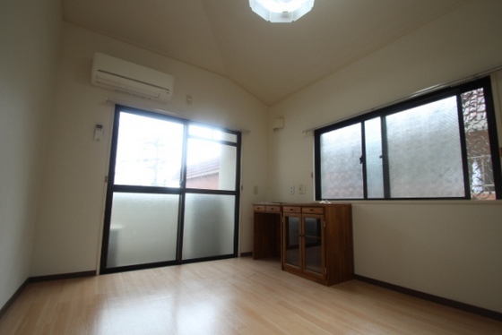 居室・リビング　※別部屋の写真です