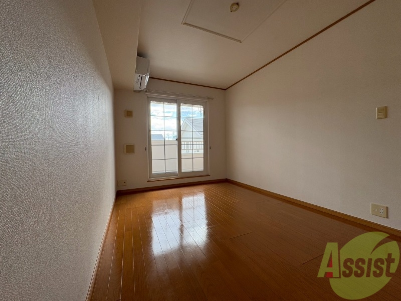 居室・リビング　１１．３帖のリビングです。お部屋を広く使えます。