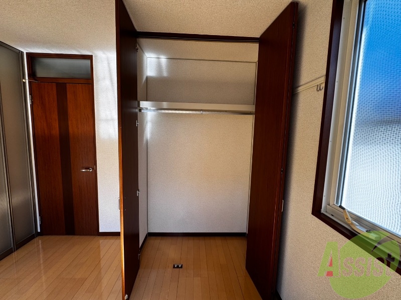 収納　こちらは収納です。とても大きな収納スペースがあります。