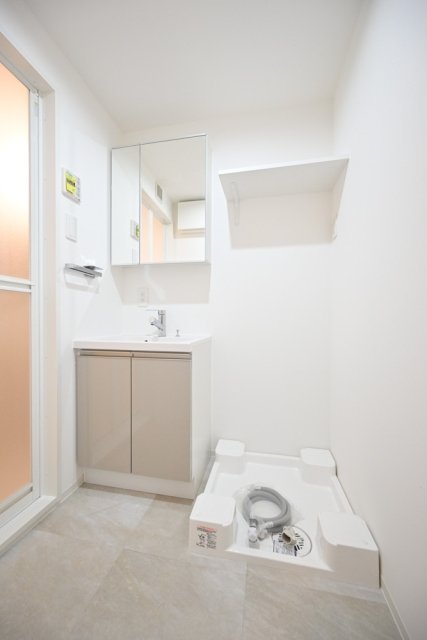 洗面設備　コンパクトで使いやすい洗面所