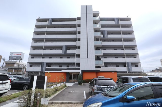 建物外観　毎日通るエントランスはこのようになっています