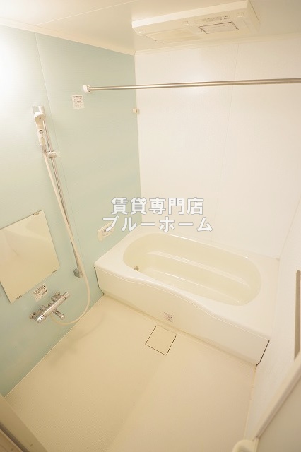 バス・シャワールーム　追い焚き・浴室乾燥機付き！