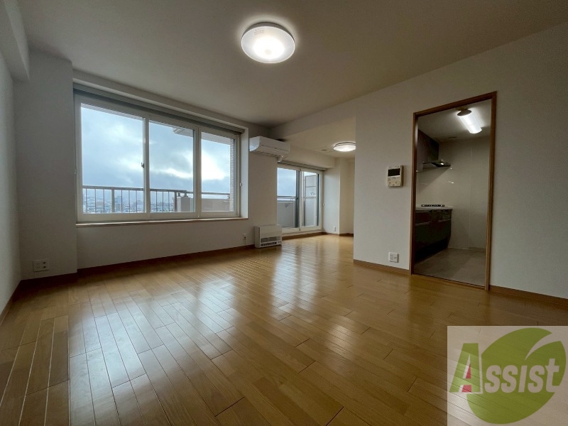 居室・リビング　広くてキレイなお部屋が広がっていて、充実した生活が送れそう。