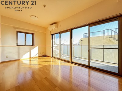 居室・リビング　南向き10.1帖のリビングです♪