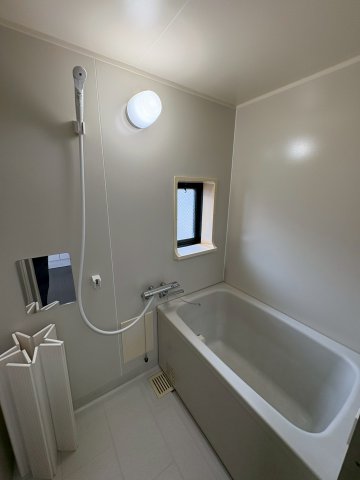 バス・シャワールーム　※同建物の類似写真となります。