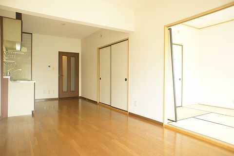 居室・リビング　キッチン