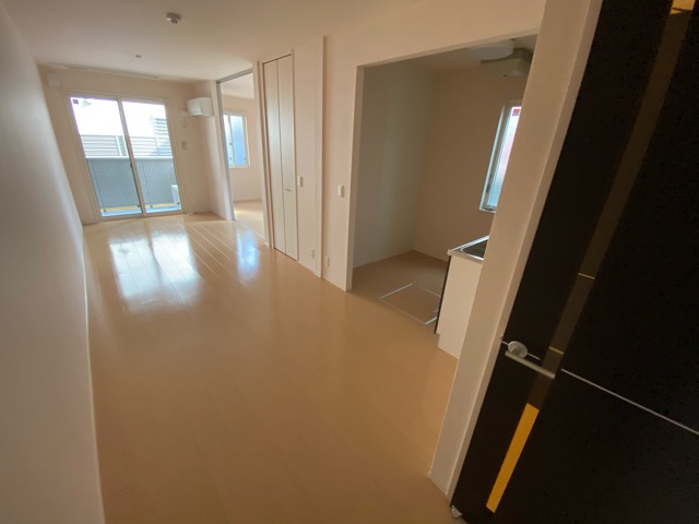 居室・リビング　エアコン付きで快適に過ごせます♪