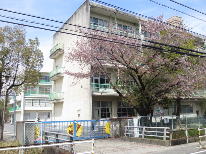 小学校　上条小学校（小学校）まで200m