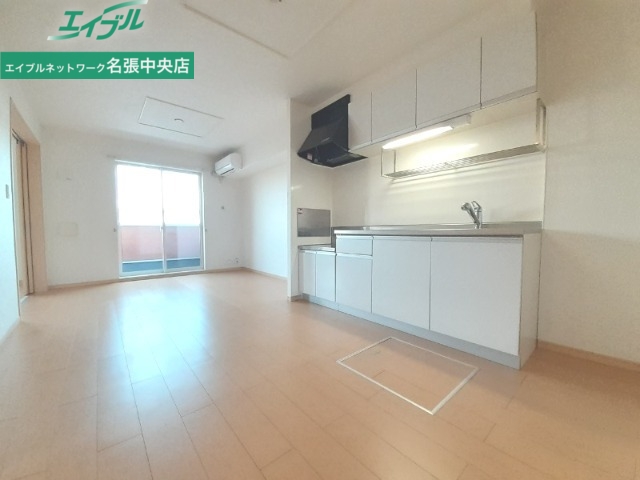居室・リビング　同型反転タイプ写真