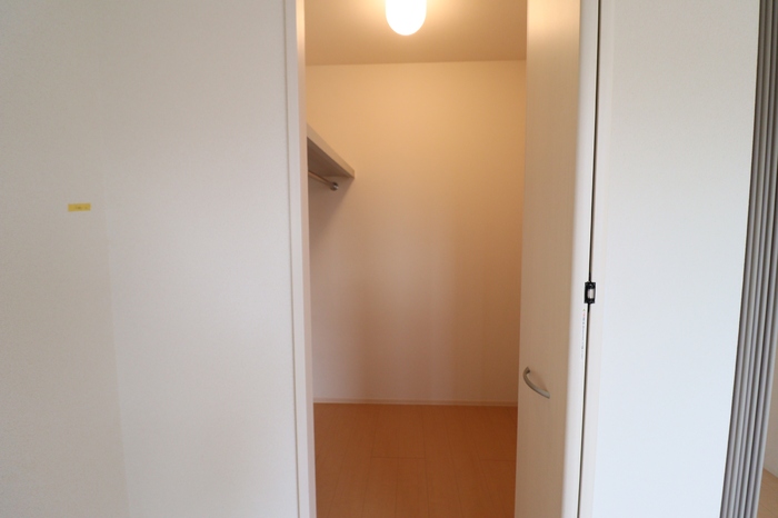 収納　ウォークインクローゼット仕様