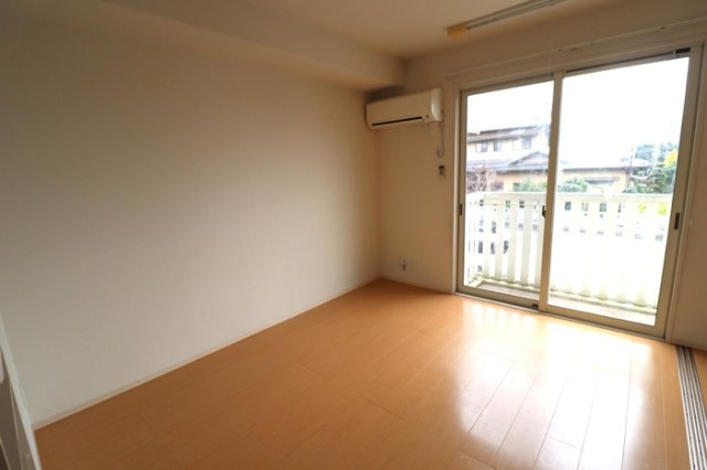 居室・リビング　リビング全景（エアコン付）