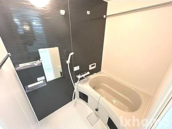 バス・シャワールーム　落ち着いた空間のお風呂です