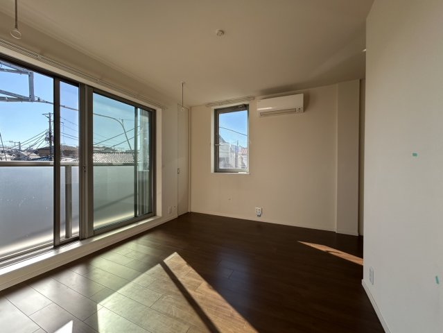 居室・リビング　★明るいフローリングの角部屋です★