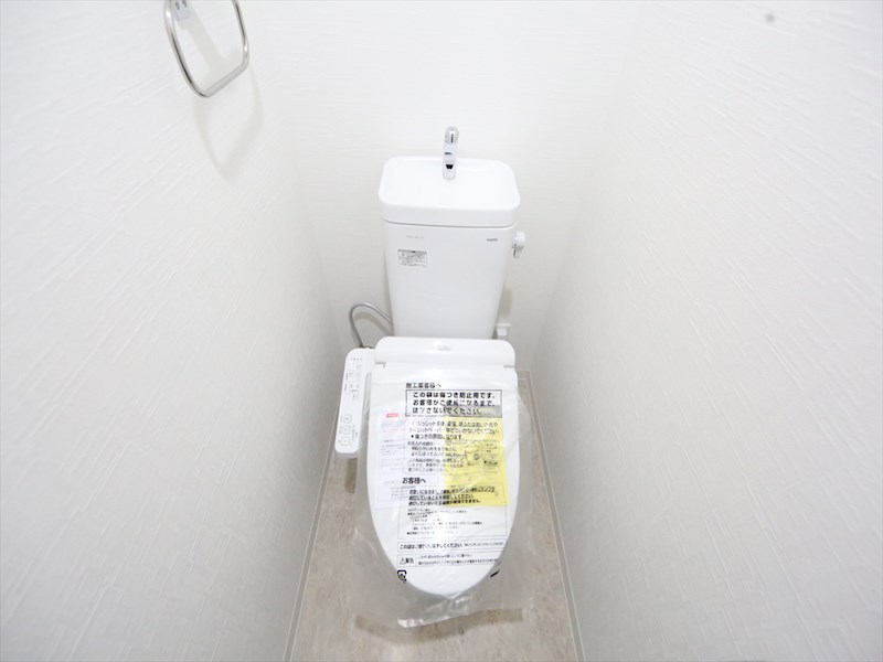 トイレ　温水洗浄暖房便座付トイレ