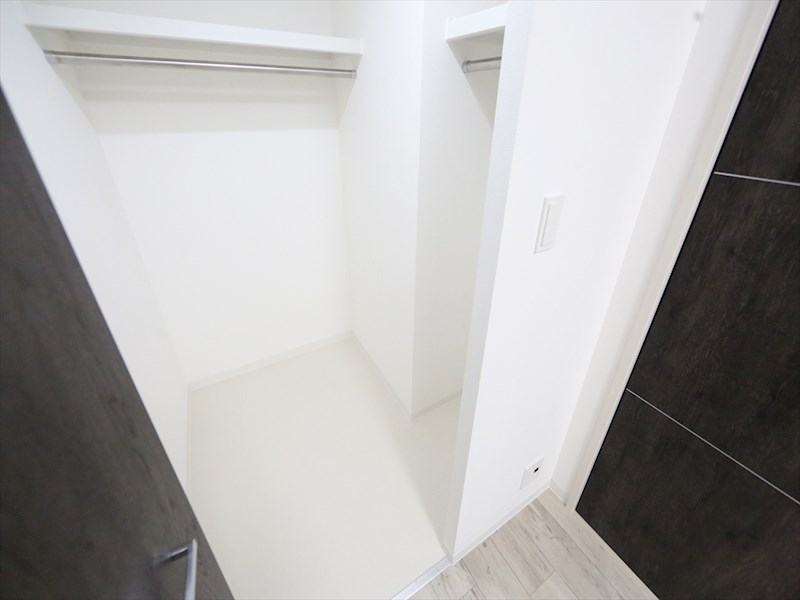 収納　ウォークインクローゼット（収納充実してます）