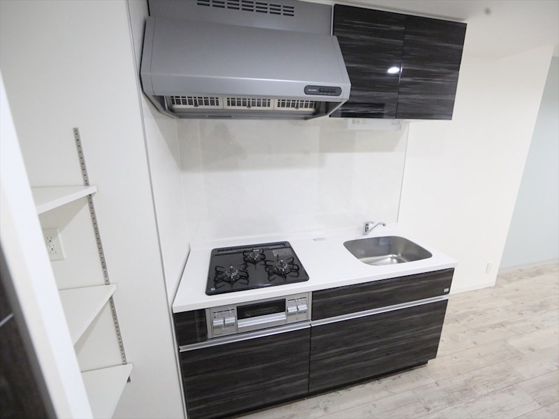 キッチン　システムキッチン（ガス3口コンロ・グリル付）