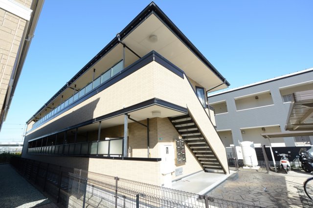 建物外観　TV付きインターホンついてます♪