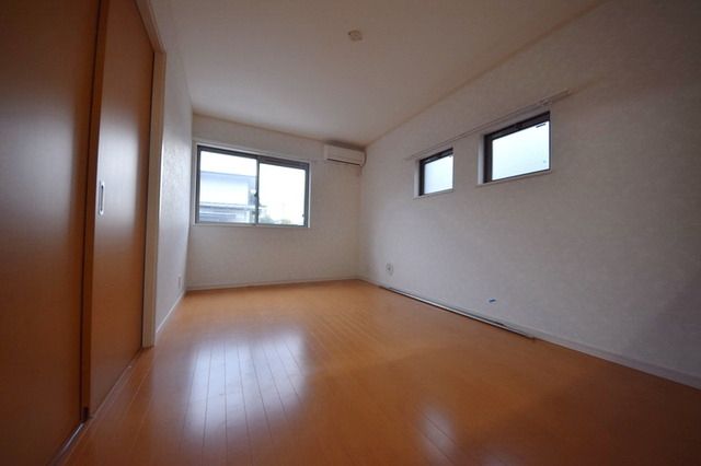 居室・リビング　室内