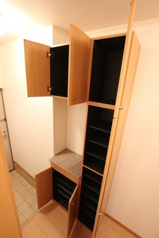 収納　シューズボックス