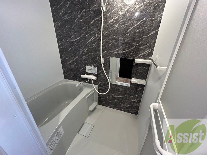 バス・シャワールーム　お風呂になります。一日の疲れを癒してくださいね。