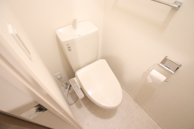 トイレ　※別室の参考写真の為、現況優先です。