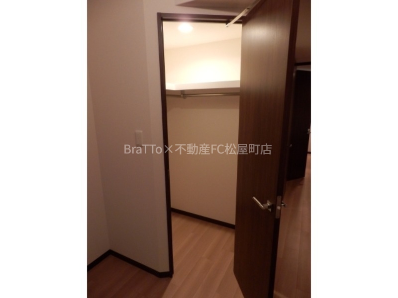 収納　収納（ウォークインクローゼット）