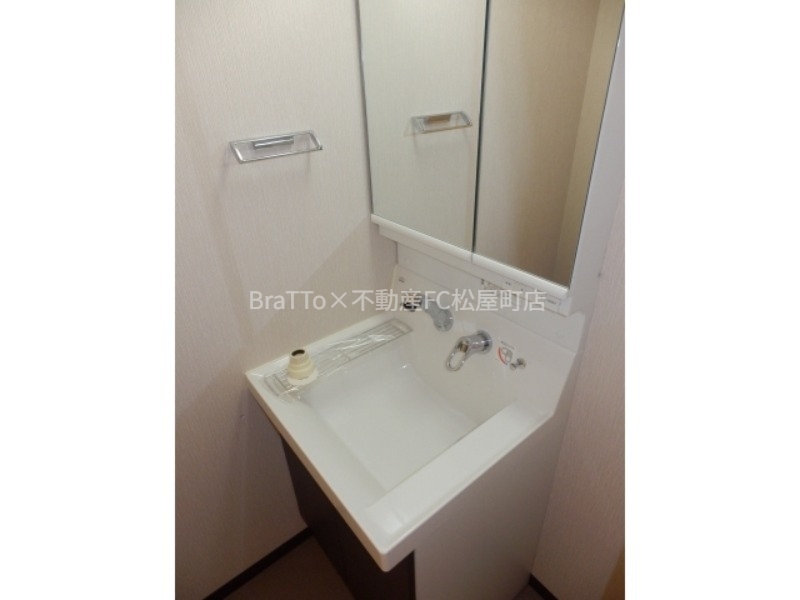 洗面設備　独立洗面台（シャンプードレッサー付き）