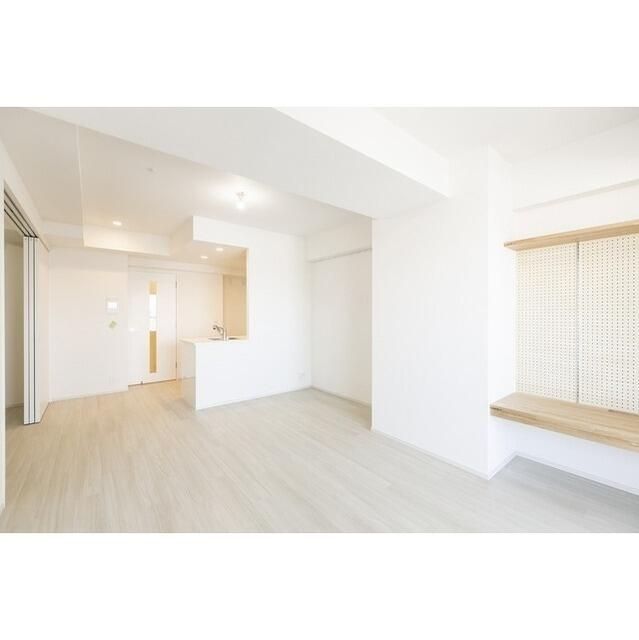 居室・リビング　こちらの居間で趣味の時間をお楽しみください