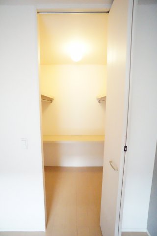 収納　※同物件・反転タイプの写真です。