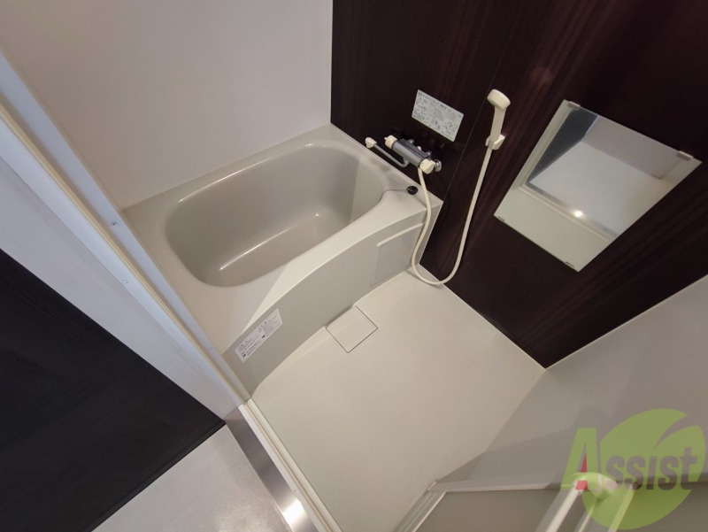 バス・シャワールーム　お風呂になります。一日の疲れを癒してくださいね。