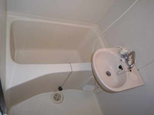 バス・シャワールーム　※別部屋参考写真