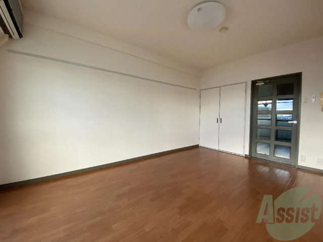 その他部屋・スペース　８．５帖のリビングです。広々としていますね。