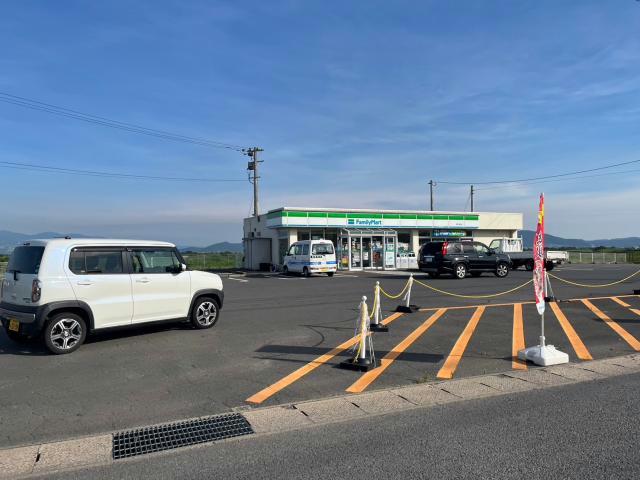 コンビニ　ファミリーマート諫早高来店（コンビニ）まで216m