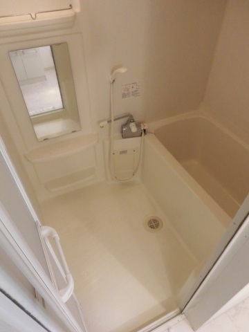 バス・シャワールーム　同物件別号室の写真です。