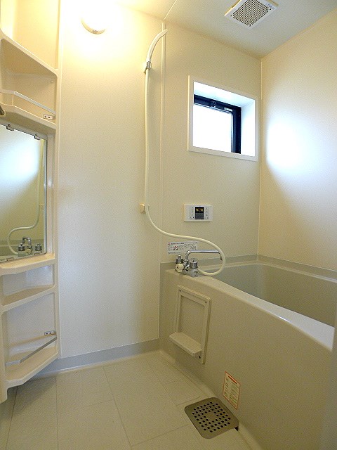 バス・シャワールーム　追い焚き機能付きバス