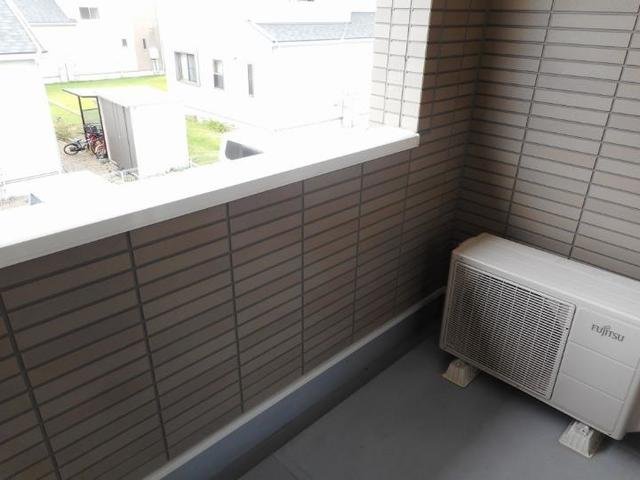 バルコニー　お洗濯にも便利なバルコニー付き