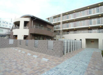 建物外観　落ち着いた雰囲気。