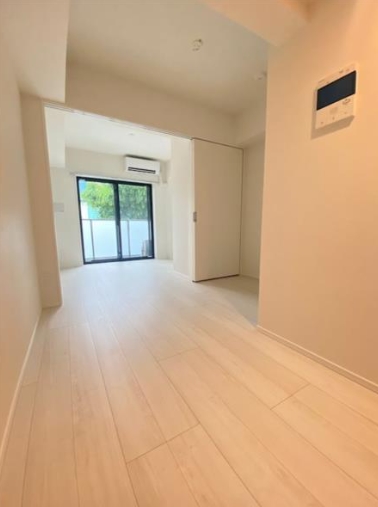 居室・リビング　☆明るい洋室☆