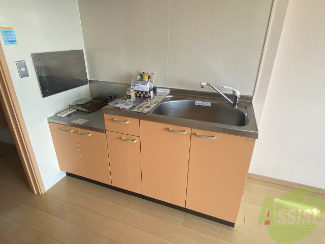 キッチン　こちらのキッチンには、お好きなコンロを設置頂けます。