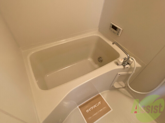 バス・シャワールーム　こちらの浴室で、一日の疲れを癒して下さい。