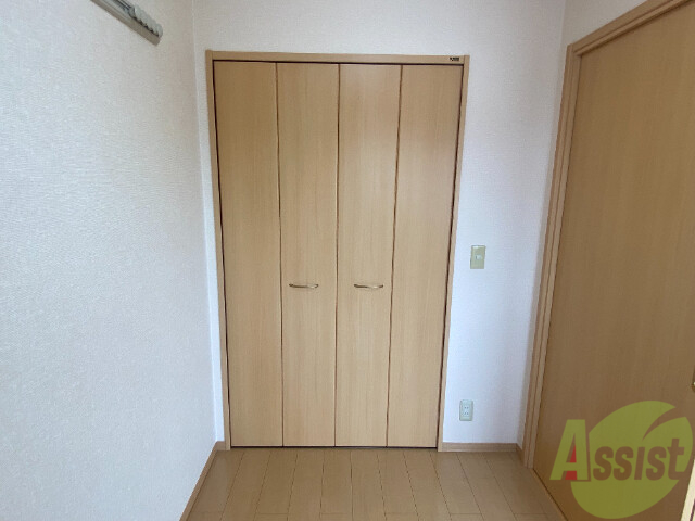 収納　３帖の洋室には、クローゼットもしっかりありますね。