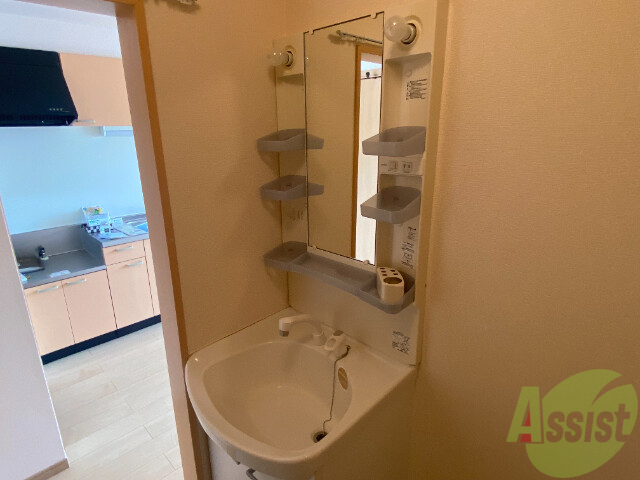 洗面設備　独立洗面台なので、朝の身支度もバッチリです。