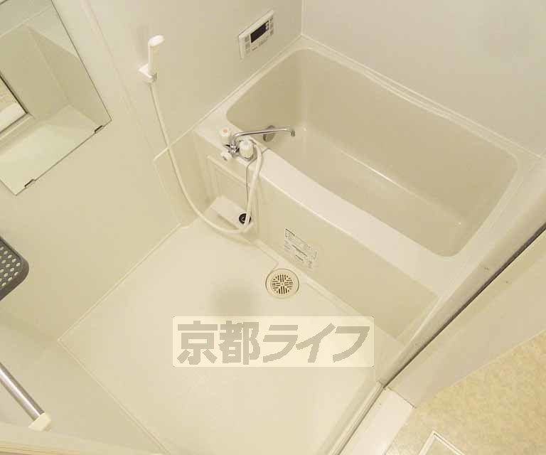 バス・シャワールーム　広めのお風呂です