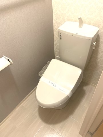 トイレ　温水洗浄暖房便座