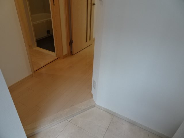 玄関　※写真は別のお部屋です