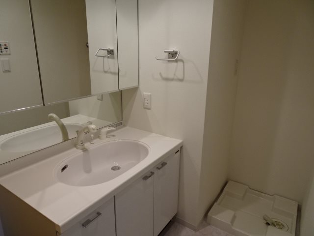 洗面設備　※写真は別のお部屋です