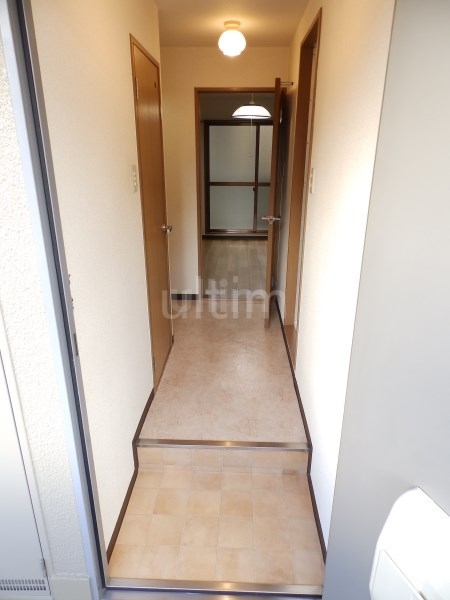 玄関　※同タイプの他のお部屋です