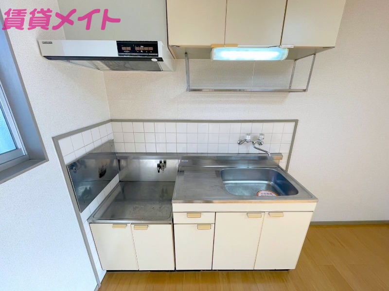 キッチン　同物件別室写真