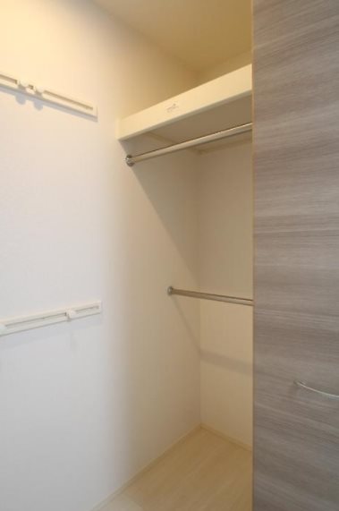 収納　ウォークインクローゼット　※別号室参考写真